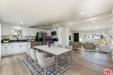 Photo of 424 Markton Street, Los Angeles, CA 90061 (MLS # 25567965) Photo of 424 Markton Street, Los Angeles, CA 90061 (MLS # 25567965)