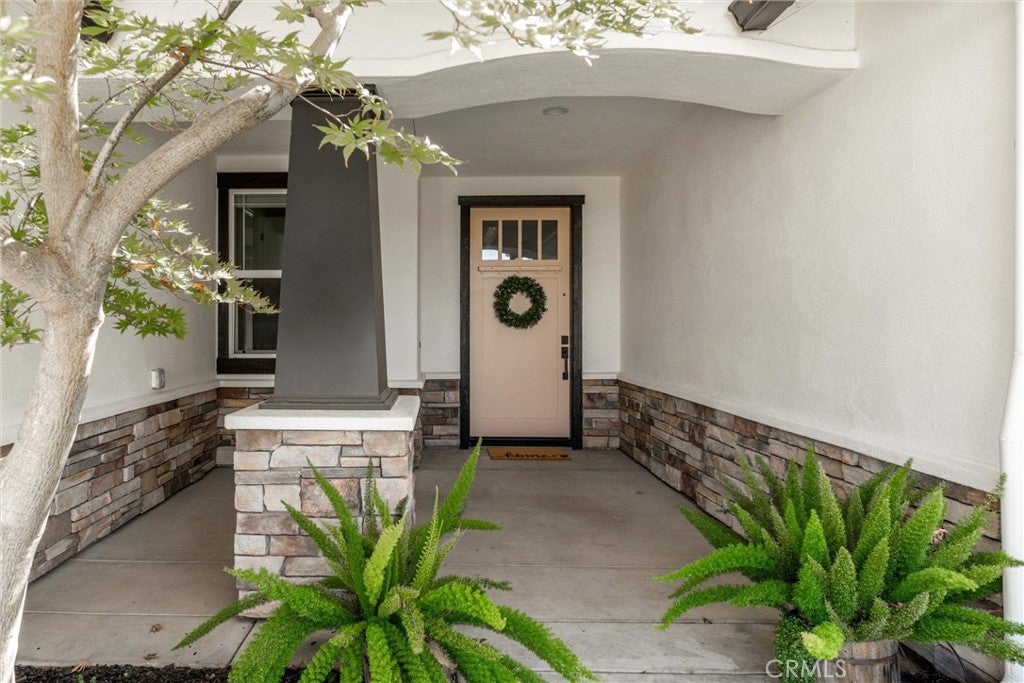1941 Waxwing Way