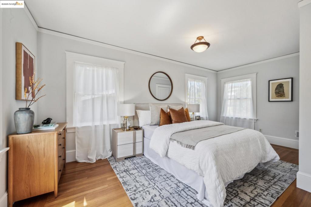 LAKESHORE/GRAND - Residential