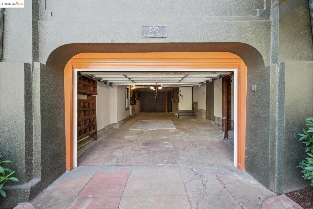 LAKESHORE/GRAND - Residential