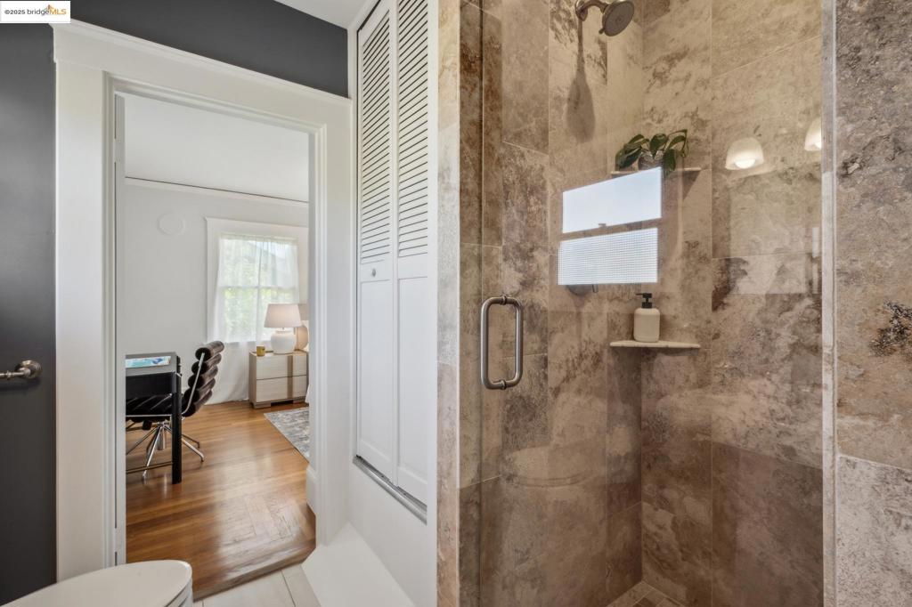 LAKESHORE/GRAND - Residential