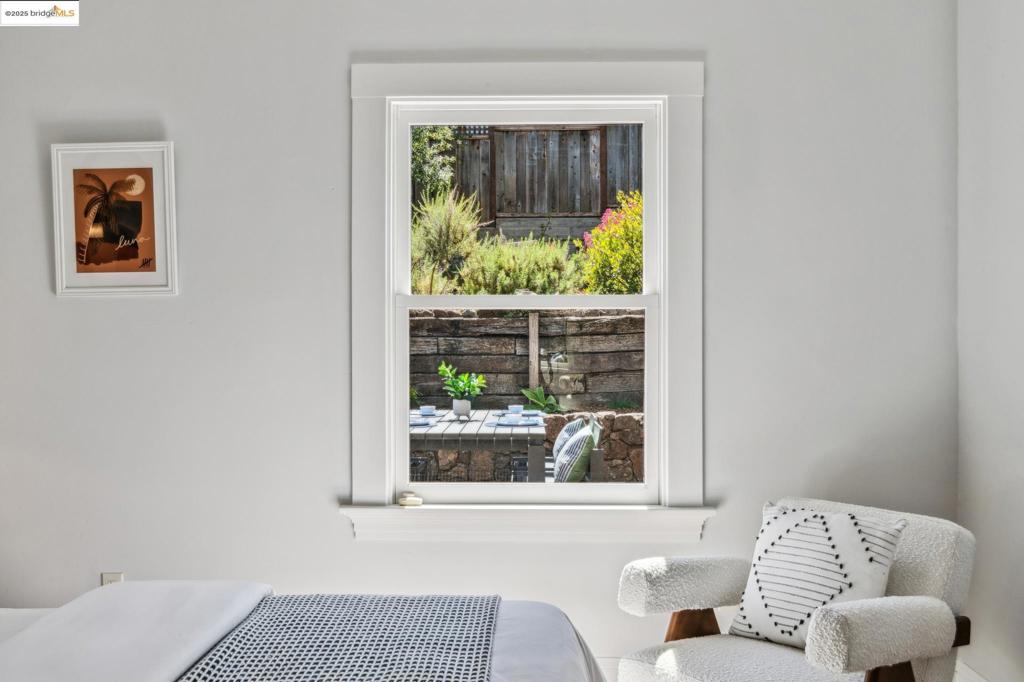 LAKESHORE/GRAND - Residential