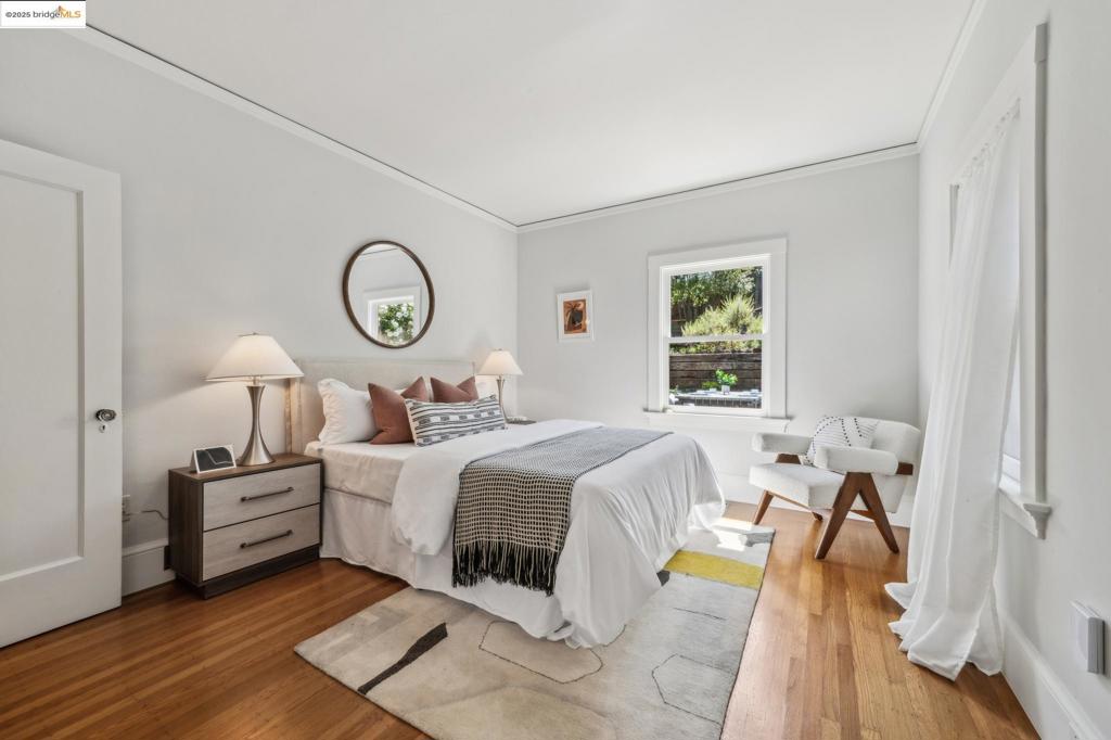 LAKESHORE/GRAND - Residential