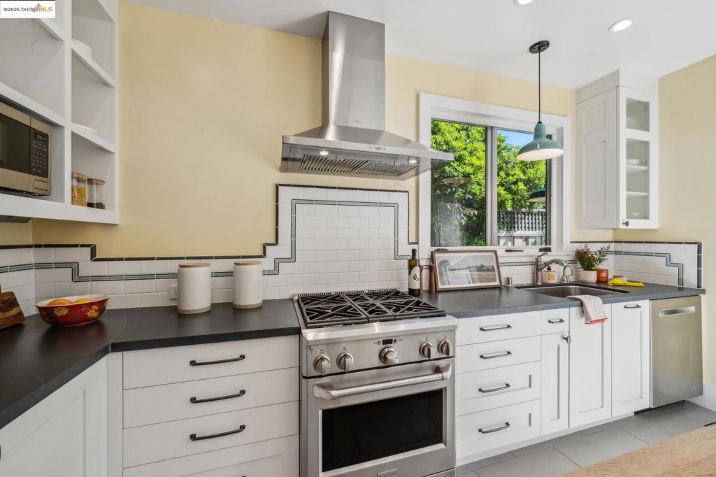 LAKESHORE/GRAND - Residential