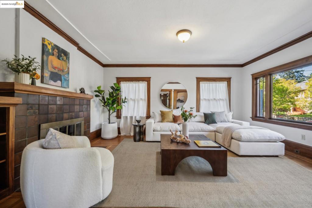 LAKESHORE/GRAND - Residential