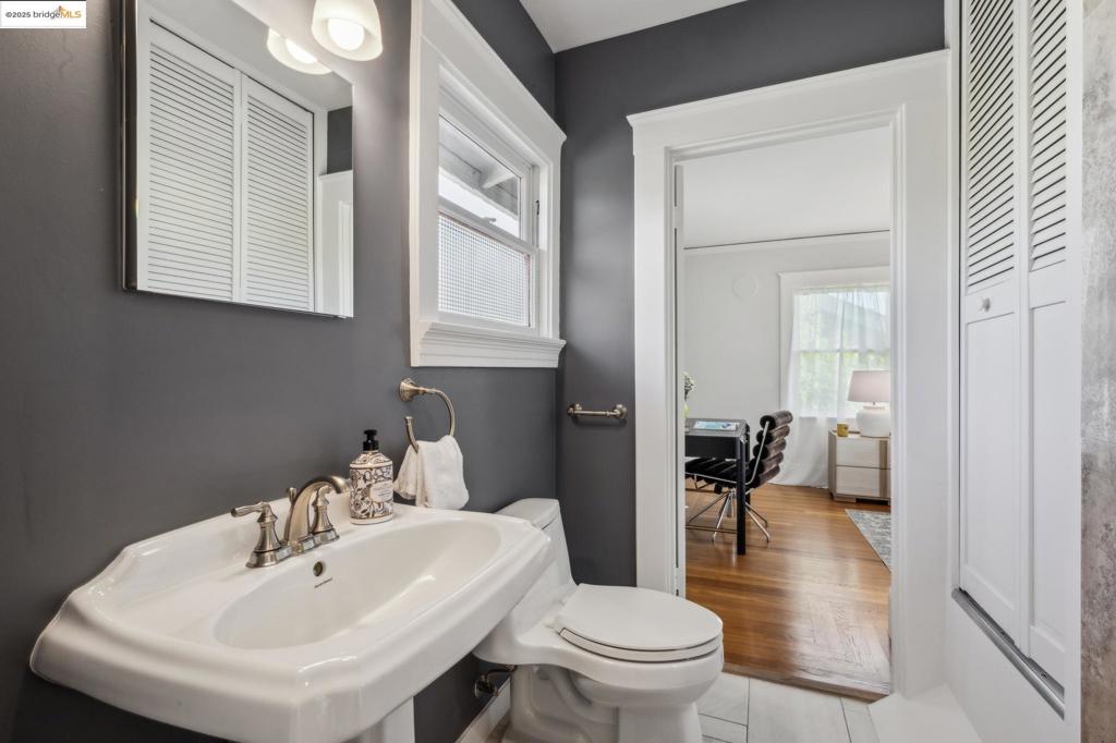 LAKESHORE/GRAND - Residential