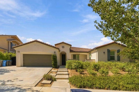 Photo of 585 Comet Avenue, Simi Valley, CA 93065 (MLS # 226004606)