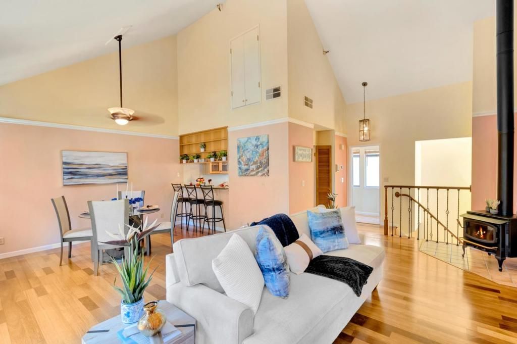 listing image 130725313366693710500