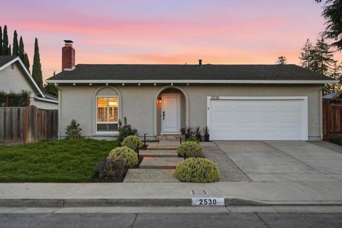 Photo of 2530 Huerto Ct, San Jose, CA 95128 (MLS # ML82041167)
