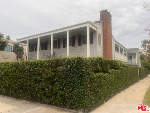 Photo of 402 S CANON Drive #A, Beverly Hills, CA 90212 (MLS # 26993199)