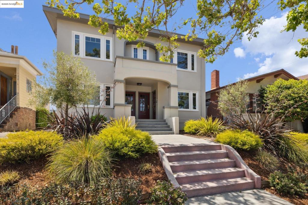 747 St