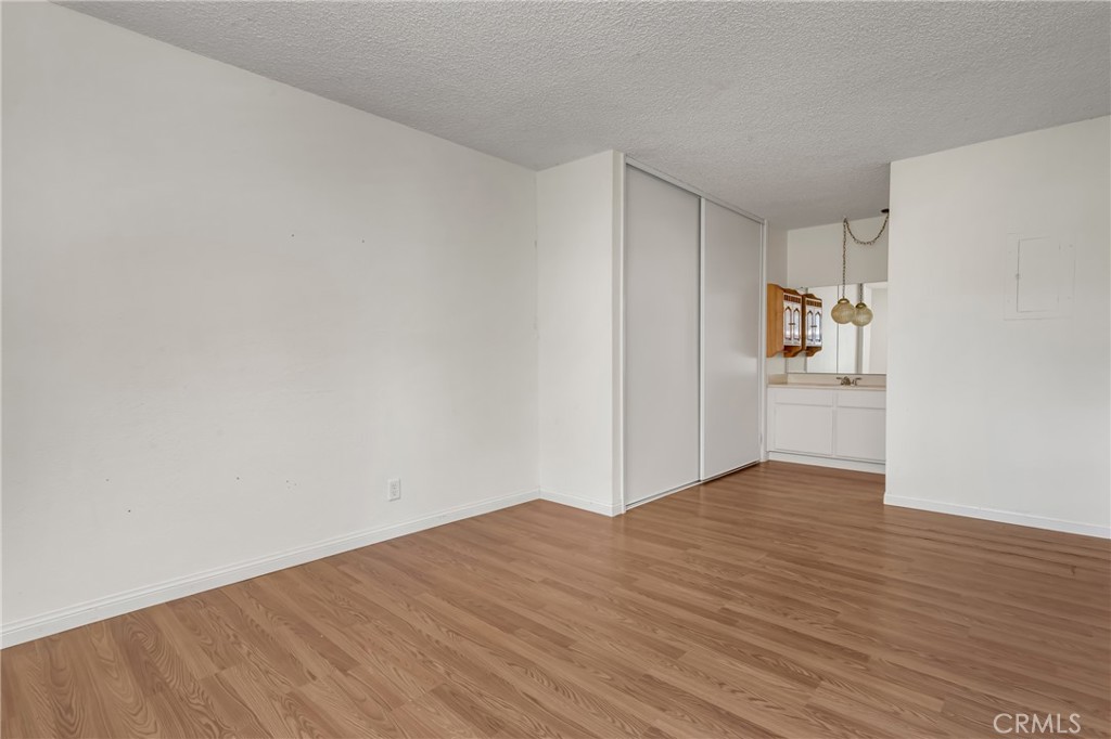 Town & Country Condos (811) - Residential