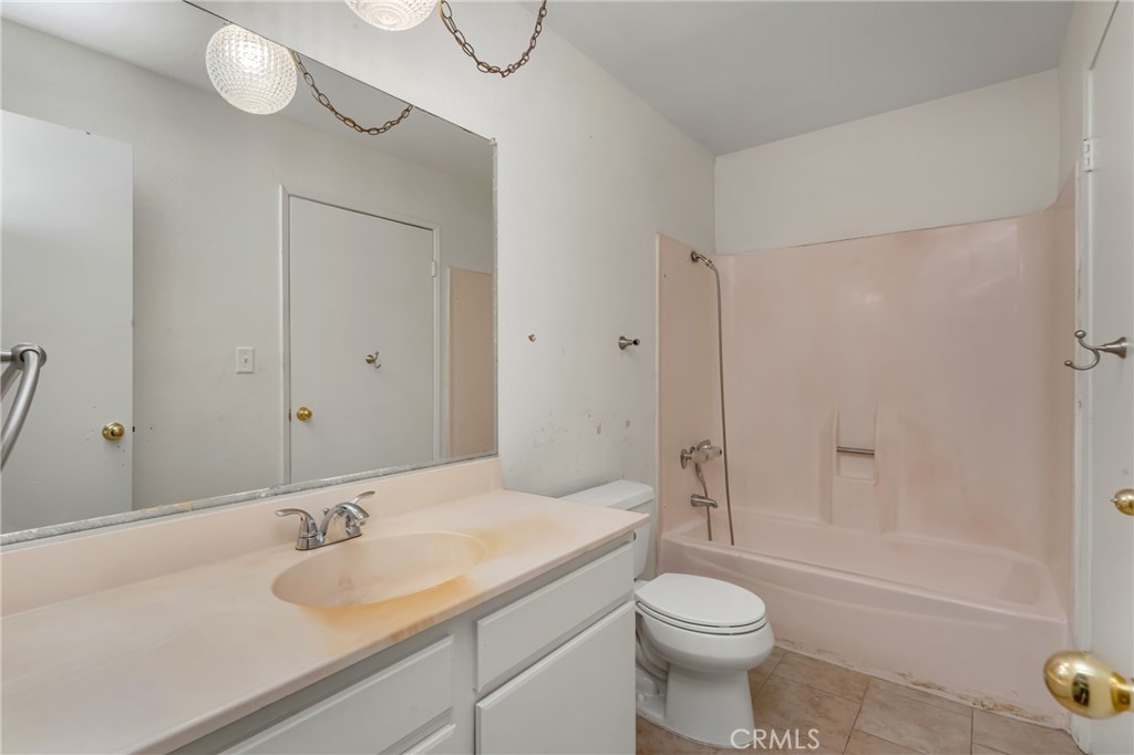 Town & Country Condos (811) - Residential