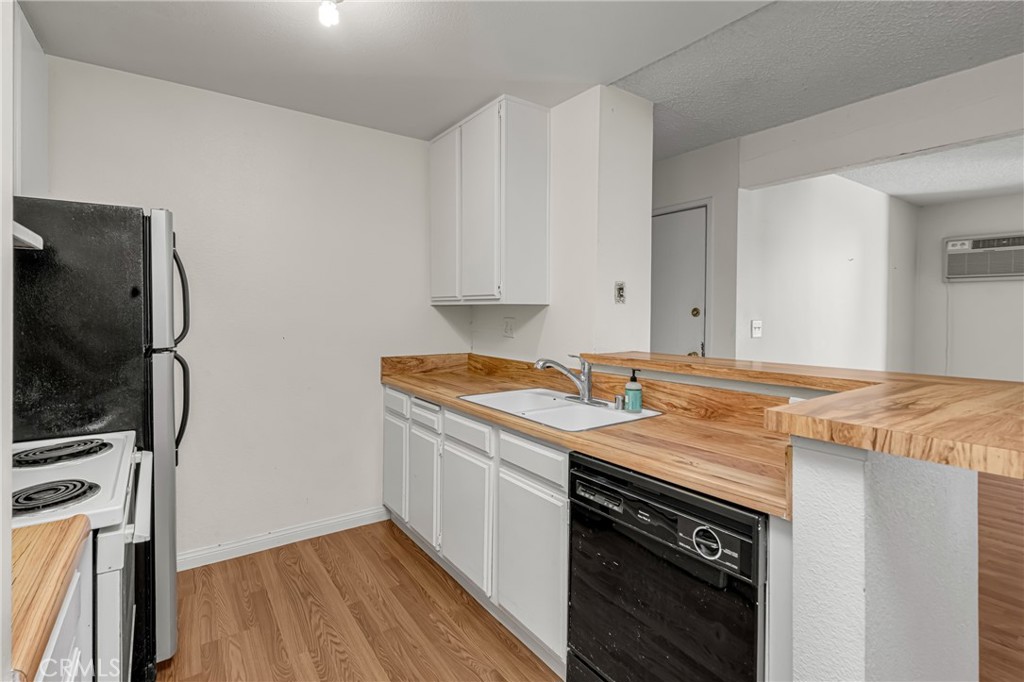 Town & Country Condos (811) - Residential