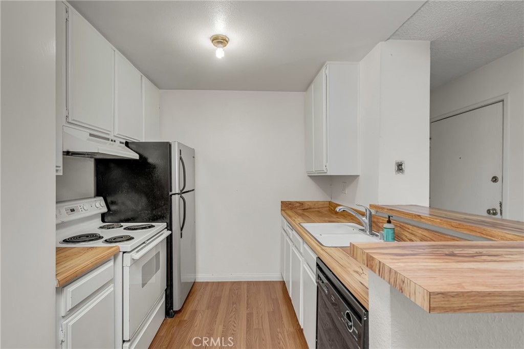 Town & Country Condos (811) - Residential