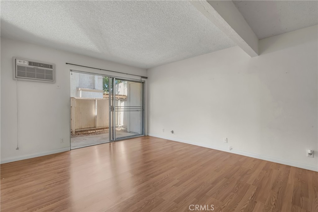 Town & Country Condos (811) - Residential