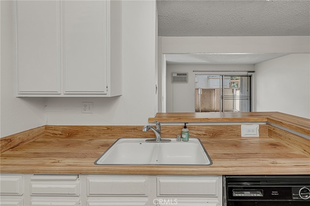 Town & Country Condos (811) - Residential