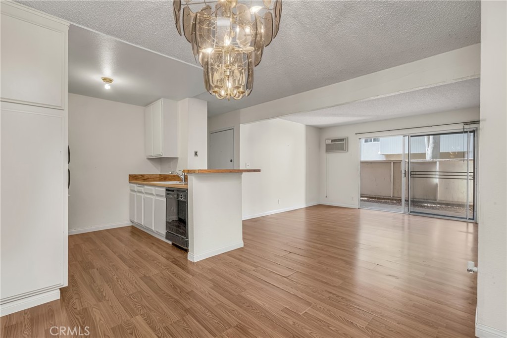 Town & Country Condos (811) - Residential