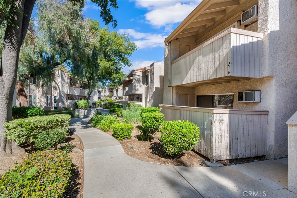 Town & Country Condos (811) - Residential