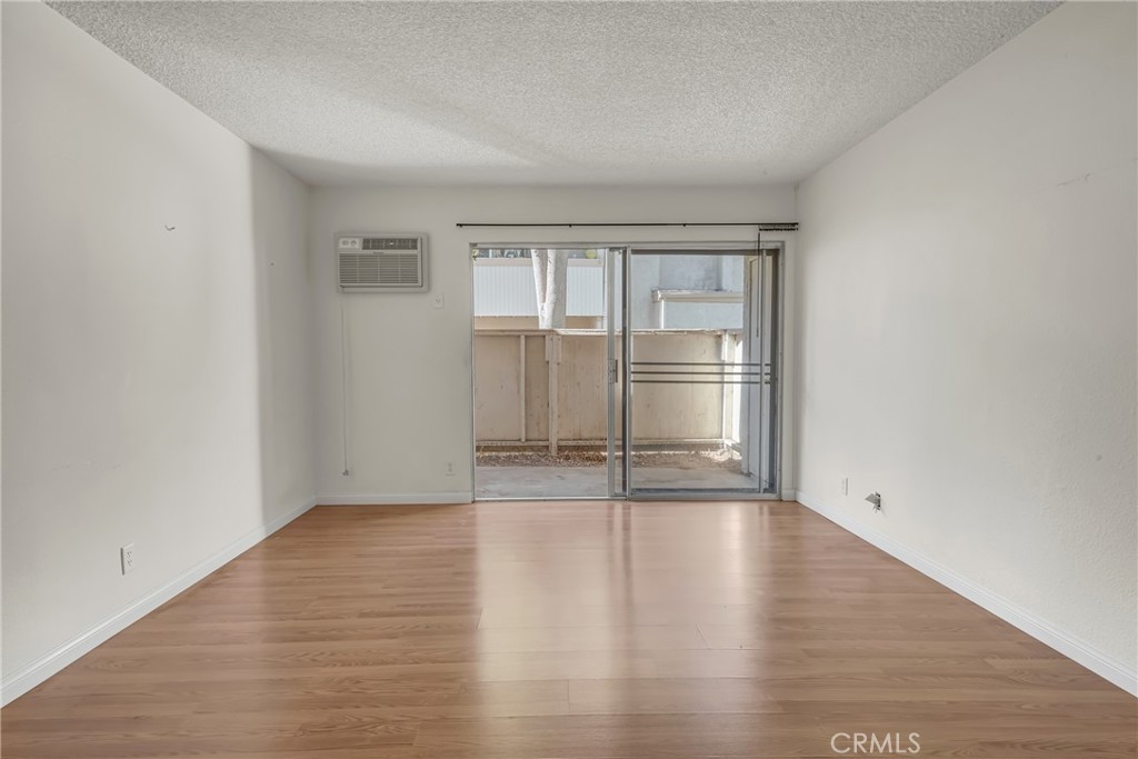 Town & Country Condos (811) - Residential