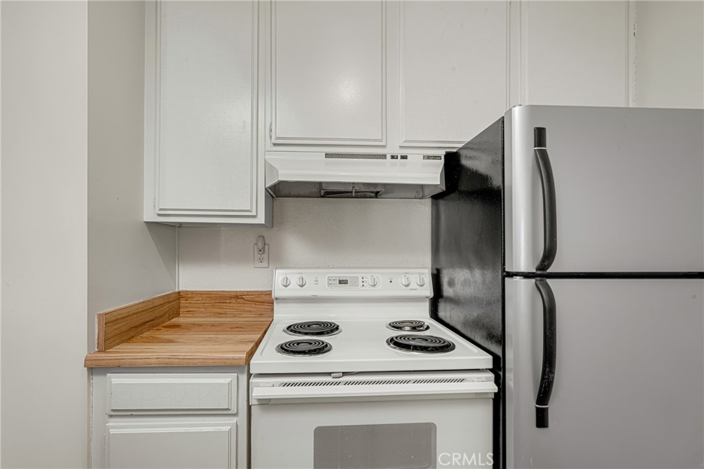 Town & Country Condos (811) - Residential