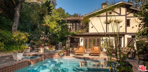 Photo of 9415 Cherokee Lane, Beverly Hills, CA 90210 (MLS # 26667093)