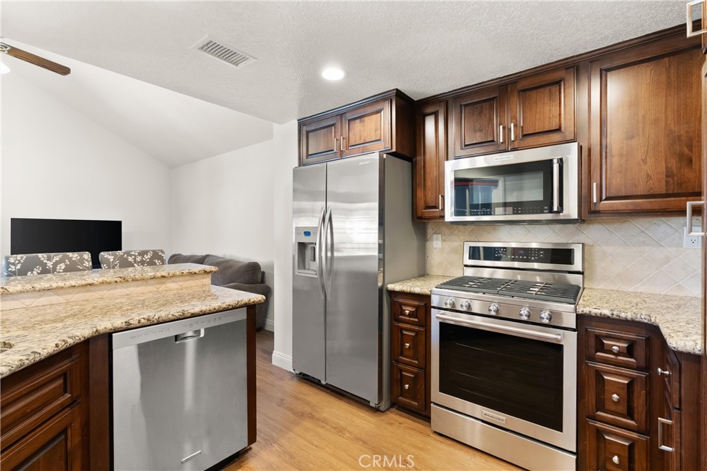 27605 Paseo Alondra