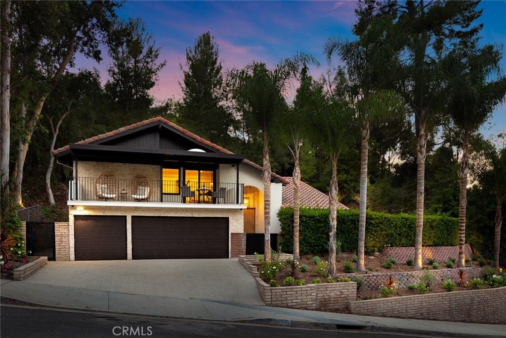 Photo of 4885 Winnetka Avenue, Woodland Hills, CA 91364 (MLS # SR25188552)