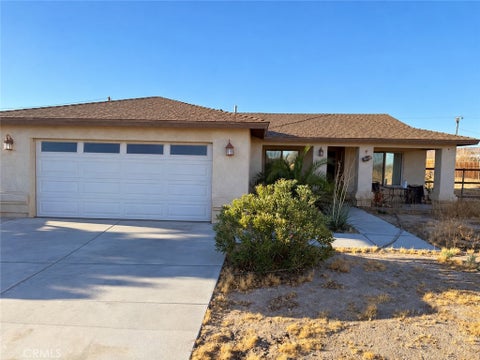 Photo of 64989 Sun Oro RD, Joshua Tree, CA 92252 (MLS # JT26204975)