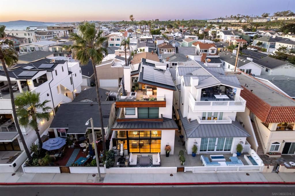 Photo of 119 41st St, Newport Beach, CA 92663 (MLS # 260001376SD)