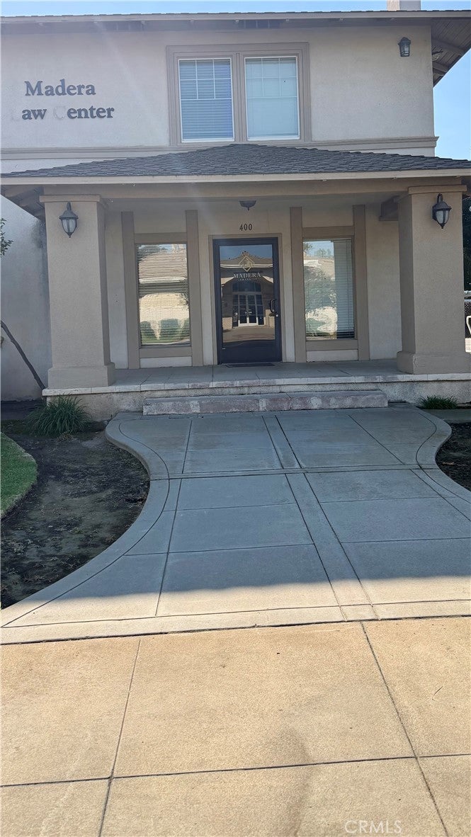 400 W Yosemite Avenue