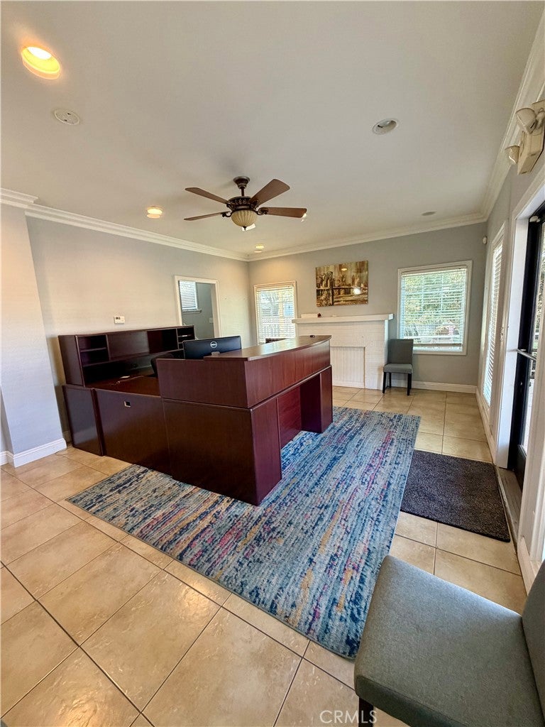400 W Yosemite Avenue