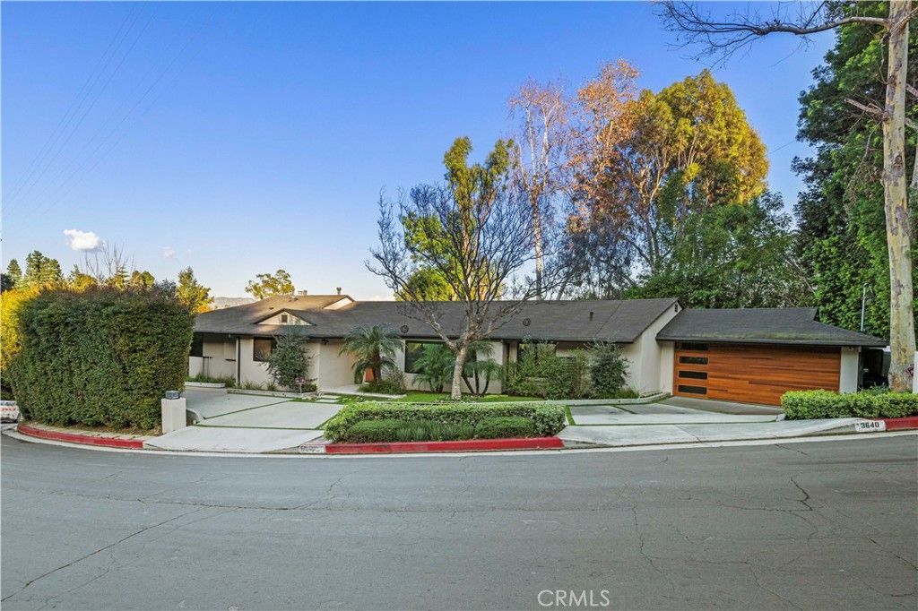 Photo of 3640 Wrightwood, Studio City, CA 91604 (MLS # GD26069723)