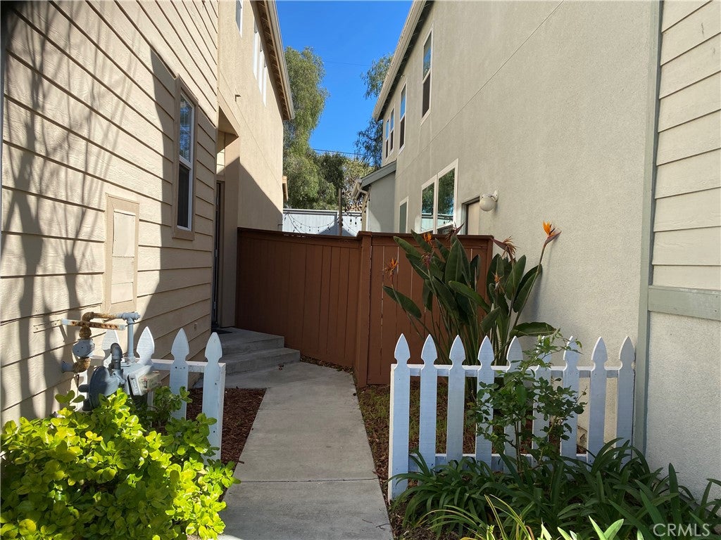 1724 Freeport Terrace
