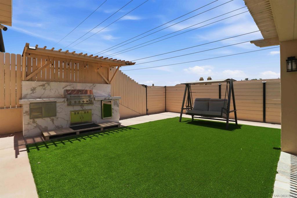 3722 Avenida Johanna