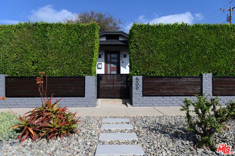 Photo of 509 E Buckthorn Street, Inglewood, CA 90301 (MLS # 25629807)