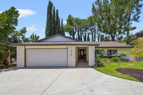 Photo of 15369 Violetlane Way WAY, Canyon Country, CA 91387 (MLS # PW26146914)