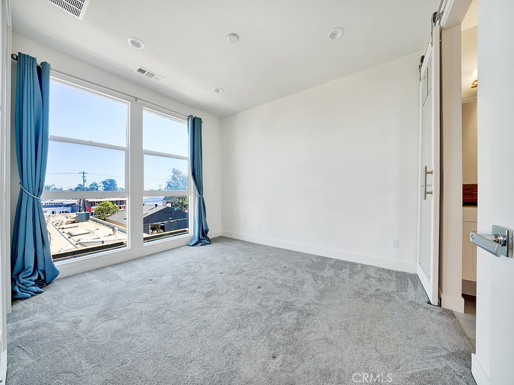 17 West - Residential