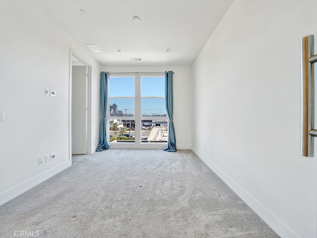17 West - Residential
