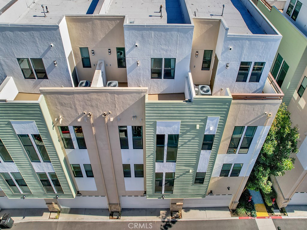 17 West - Residential