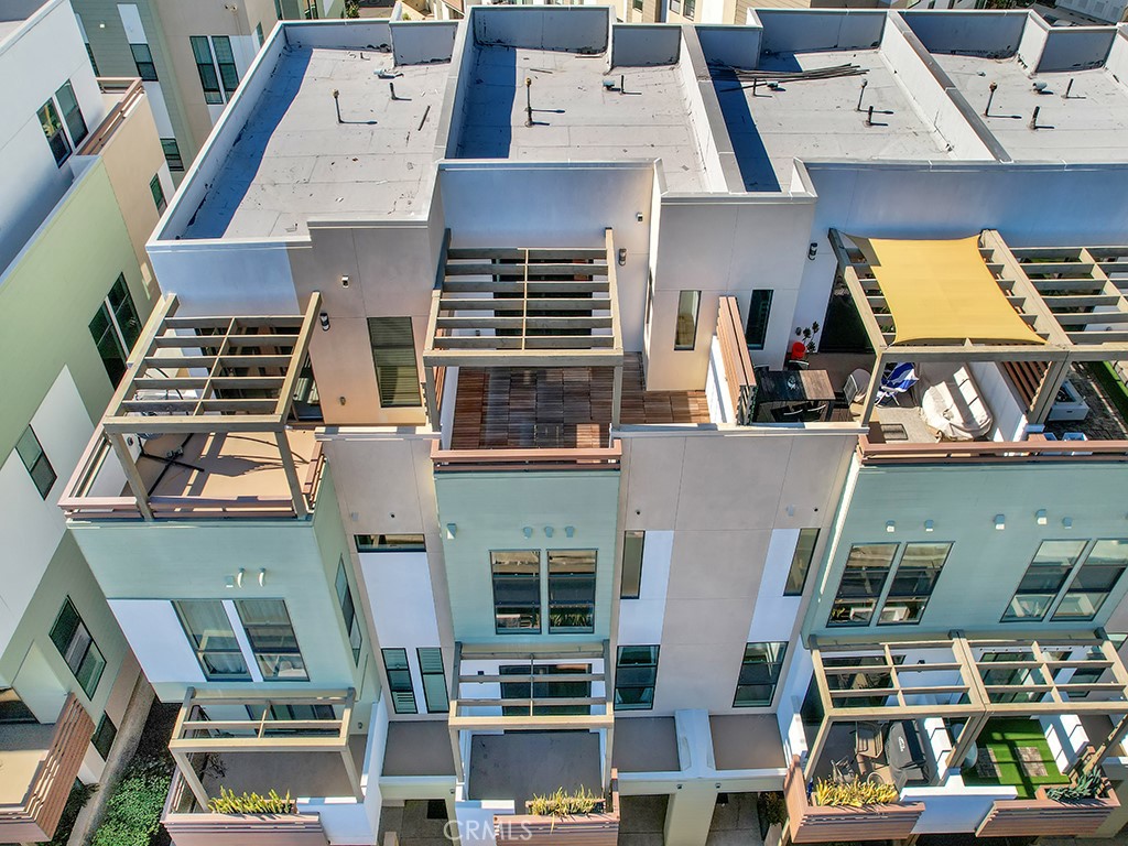 17 West - Residential