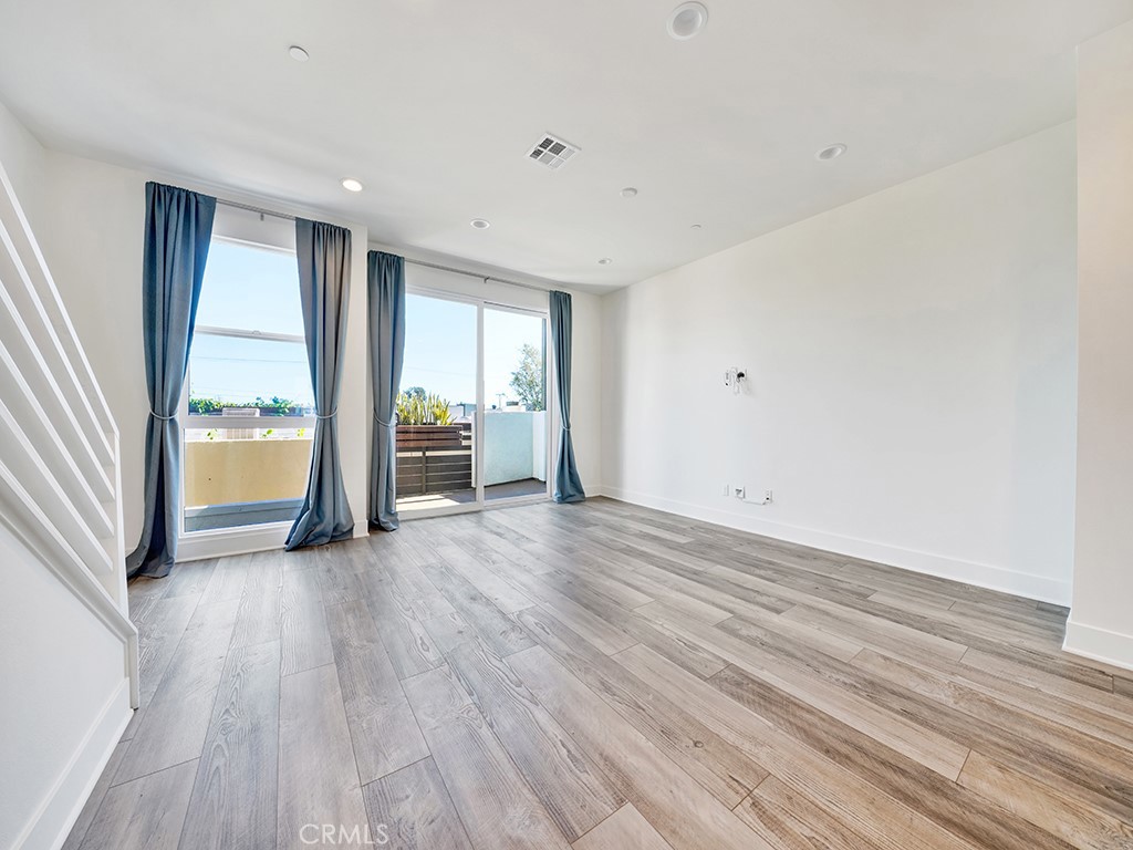 17 West - Residential
