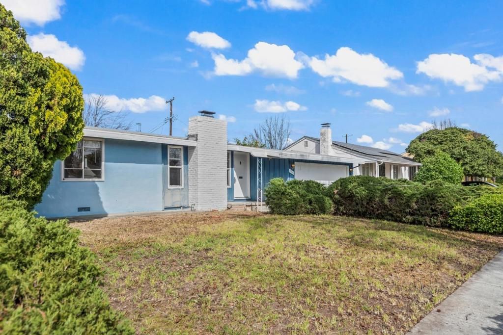 Photo of 2315 Cherrystone Drive, San Jose, CA 95128 (MLS # ML82038702)