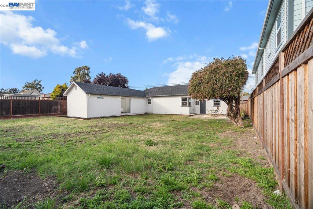 320 Beach Rd