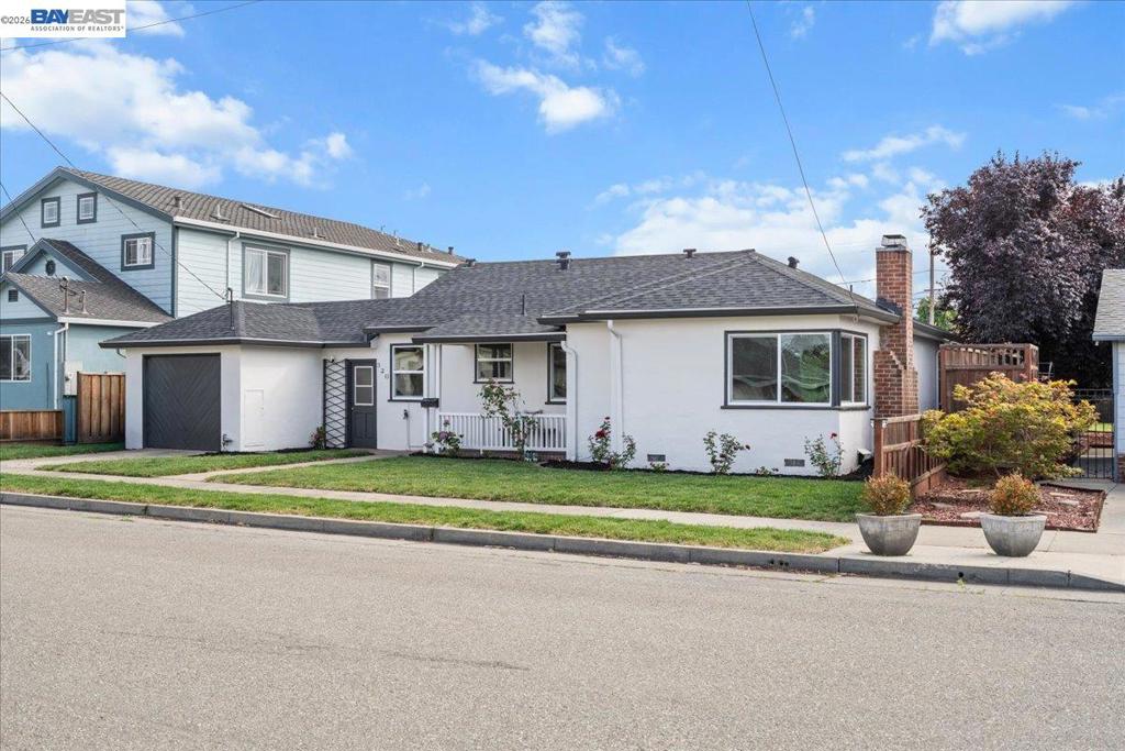 320 Beach Rd