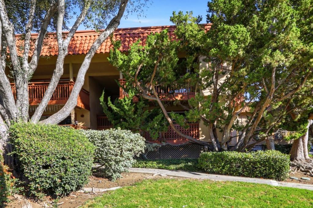1035 Alta Mira Drive A