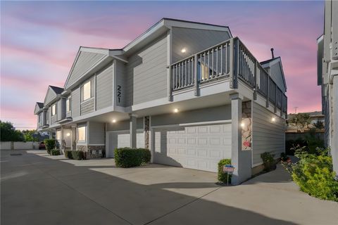 221 Violet Monrovia CA 91016