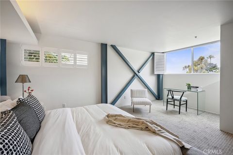 Tiny photo for 686 Diamond Street St, Laguna Beach, CA 92651 (MLS # LG26006426)