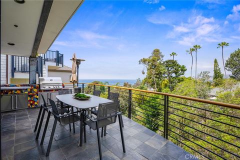 Tiny photo for 686 Diamond Street St, Laguna Beach, CA 92651 (MLS # LG26006426)