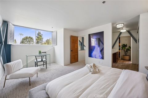 Tiny photo for 686 Diamond Street St, Laguna Beach, CA 92651 (MLS # LG26006426)